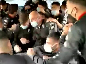 托西奇，从托西奇近期的表现来看，不管是因为球队实力还是全队的心态